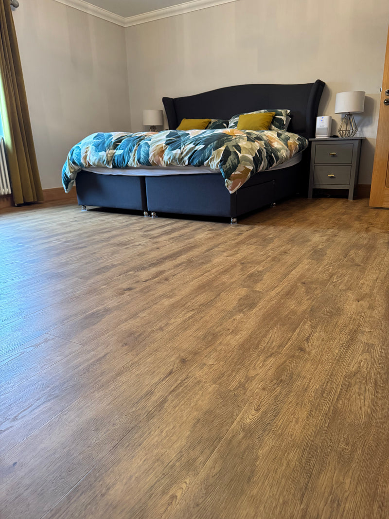 j2 Flooring Natural Timbers Standard Plank LVT - Carpenters Oak - fitted in Bedroom